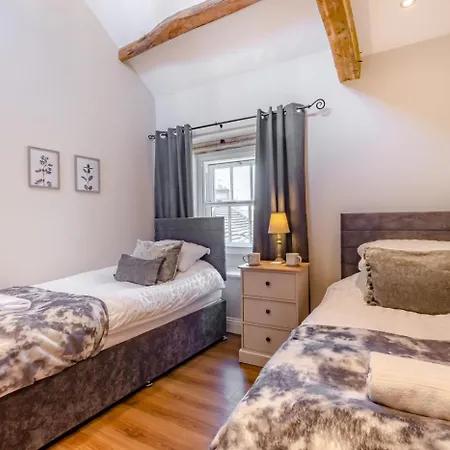 Holiday home 2 Bed In Oc-87349